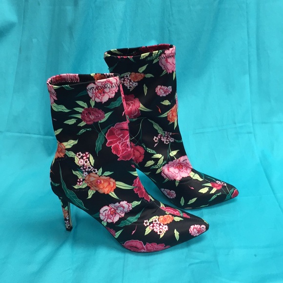 wide feet sandals uk